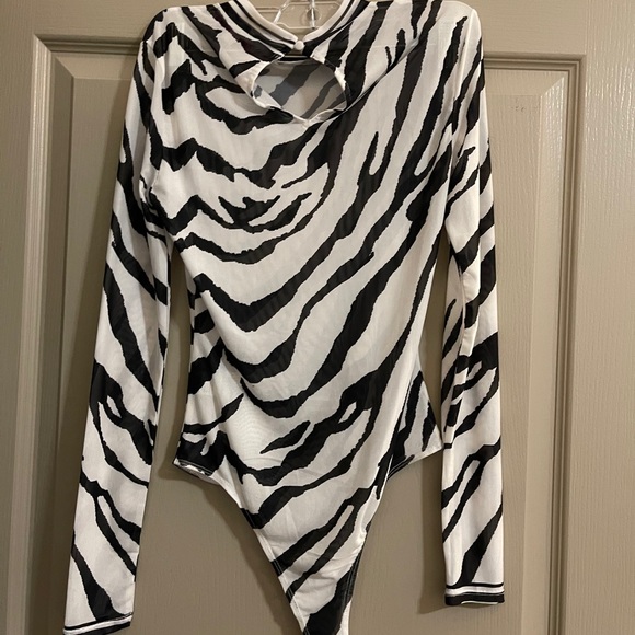 Black and White - Picture 3 of 5